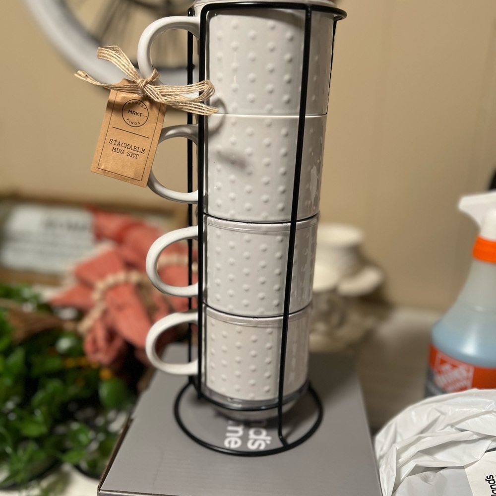 Stackable mug set